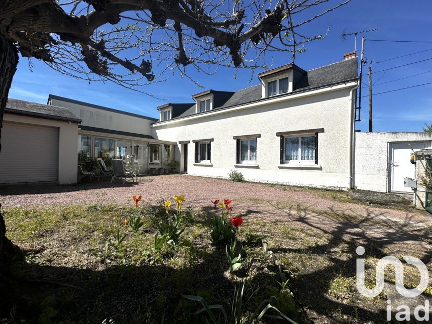 Longere 7 rooms of 132 m² in Allonnes (49650)