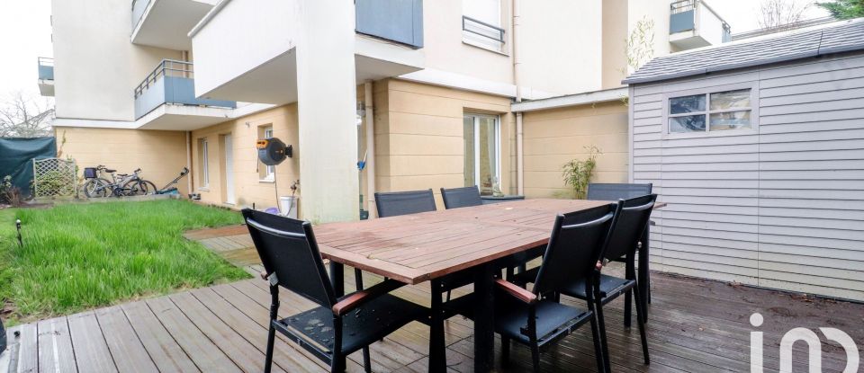 Apartment 3 rooms of 64 m² in Trappes (78190)