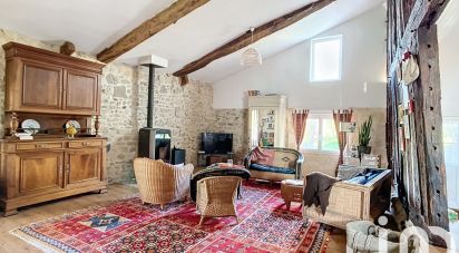 Traditional house 4 rooms of 154 m² in Saint-Seurin-sur-l'Isle (33660)