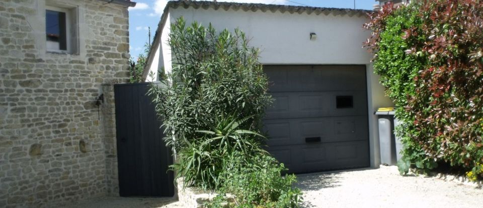 House 6 rooms of 164 m² in Saint-Crépin (17380)