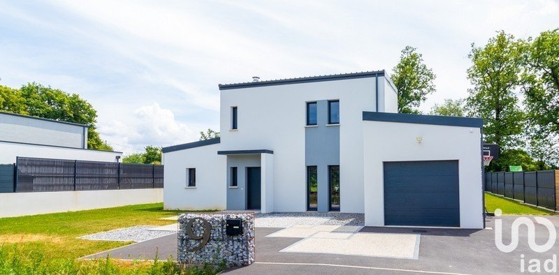 Vente Maison 125m² 5 Pièces à La Roche-sur-Yon (85000) - Iad France