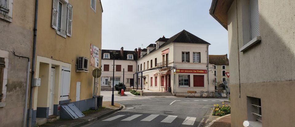 Maison de ville 6 pièces de 250 m² à Neuvy-sur-Loire (58450)