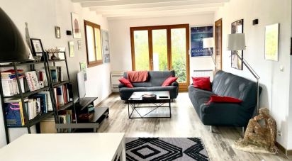 House 6 rooms of 119 m² in Six-Fours-les-Plages (83140)