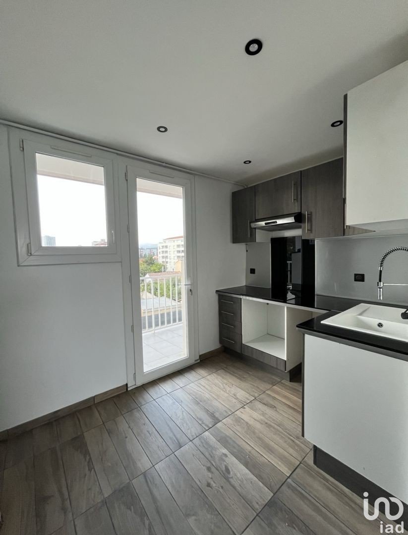 Appartement 3 pièces de 53 m² à La Seyne-sur-Mer (83500)