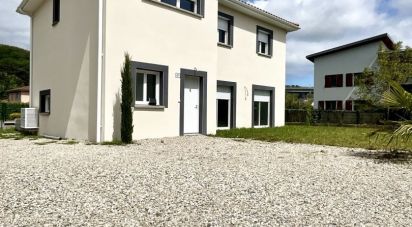 House 6 rooms of 160 m² in Beynost (01700)