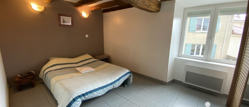 House 4 rooms of 85 m² in Les Herbiers (85500)