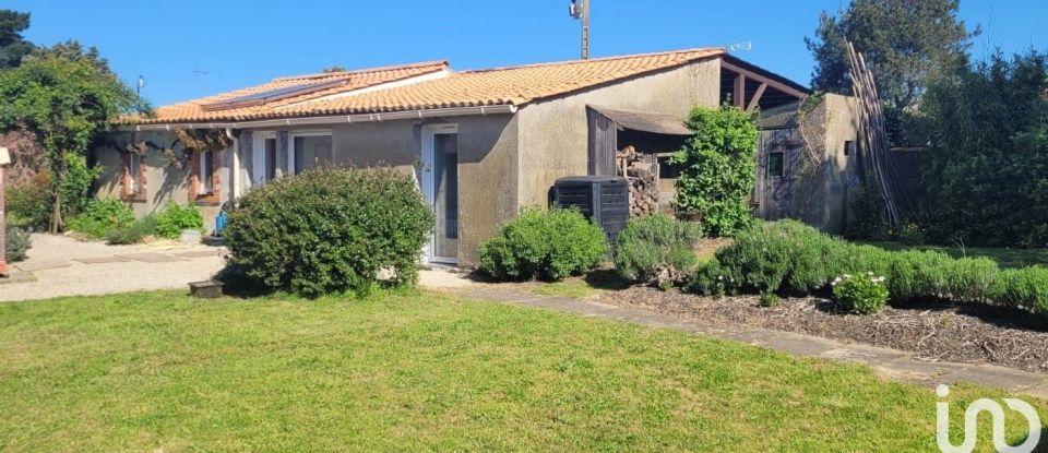 House 7 rooms of 150 m² in Vairé (85150)