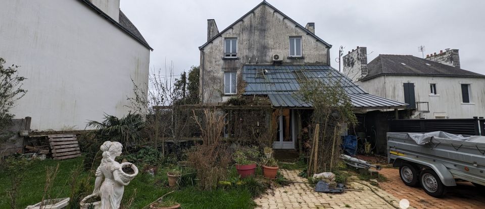 Village house 8 rooms of 205 m² in Le Croisty (56540)