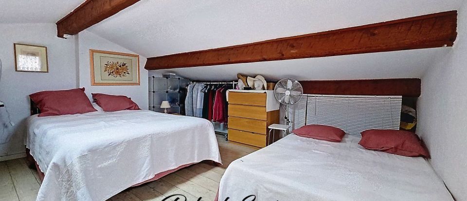 Duplex 1 room of 27 m² in Bormes-les-Mimosas (83230)