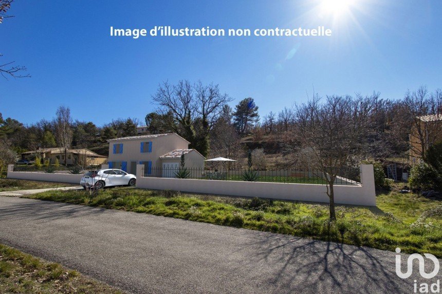 Terrain de 2 400 m² à Montagnac-Montpezat (04500)