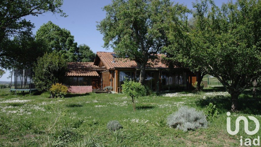 House 5 rooms of 115 m² in Vic-Fezensac (32190)