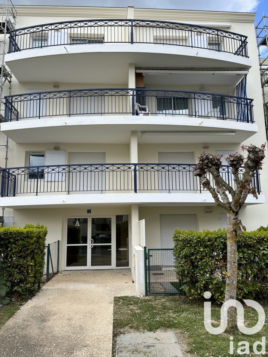 Apartment 2 rooms of 33 m² in Royan (17200)