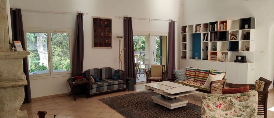 Maison 5 pièces de 207 m² à Istres (13800)