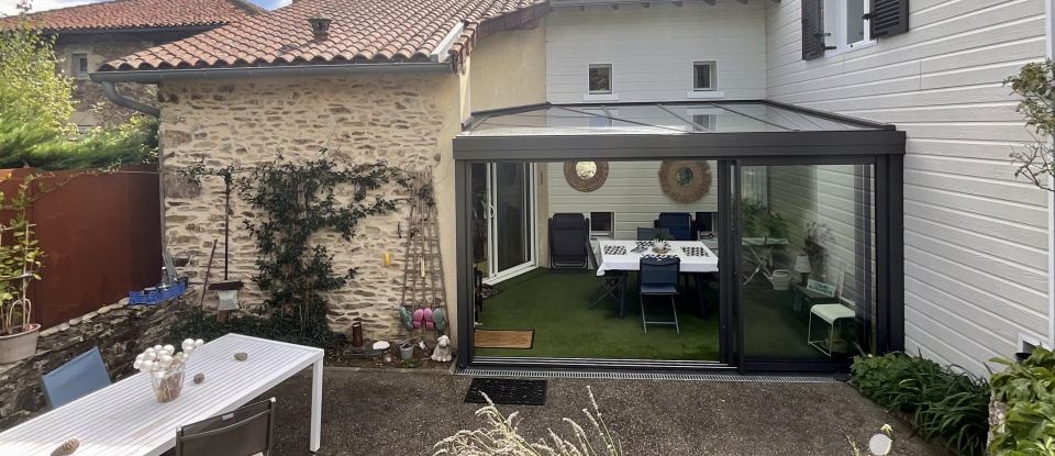House 6 rooms of 165 m² in Verneuil-sur-Vienne (87430)