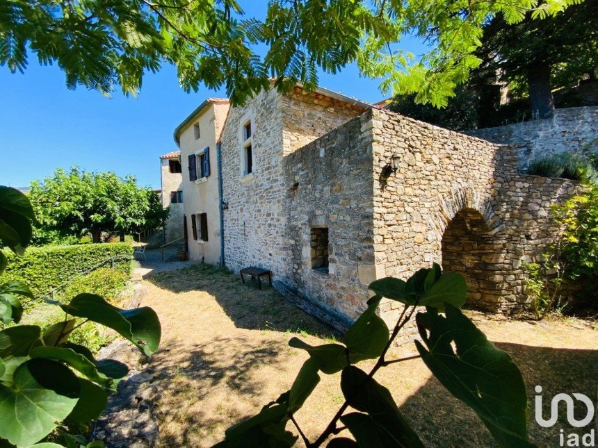 House 7 rooms of 169 m² in Le Vigan (30120)