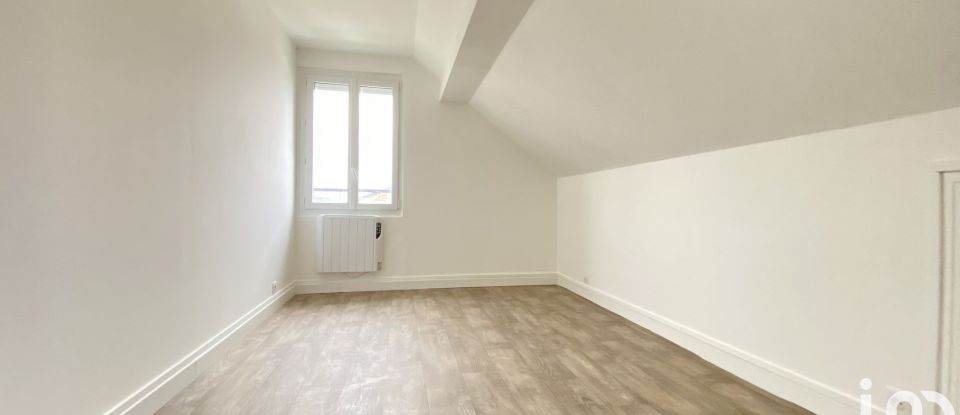 Duplex 6 rooms of 81 m² in Trappes (78190)