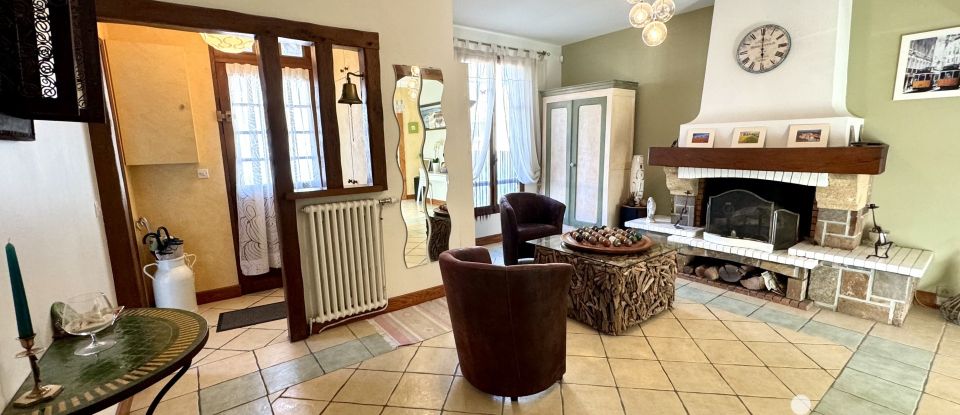 Maison traditionnelle 6 pièces de 143 m² à Vigneux-sur-Seine (91270)