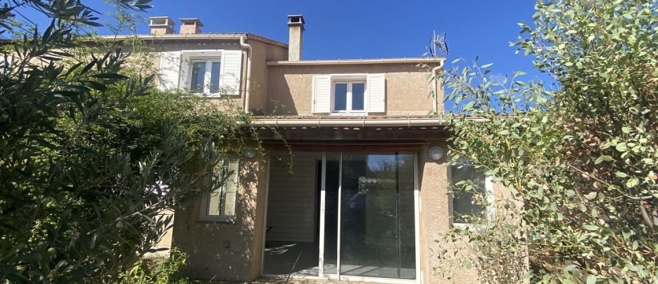 House 5 rooms of 115 m² in Pernes-les-Fontaines (84210)