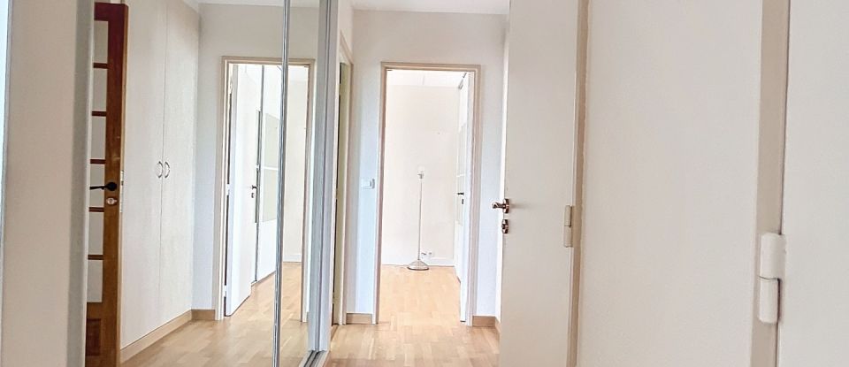 Apartment 4 rooms of 77 m² in Yerres (91330)