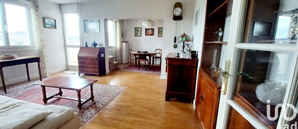 Apartment 4 rooms of 74 m² in - (21240)
