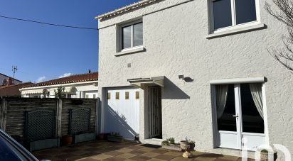 Traditional house 5 rooms of 105 m² in Les Sables-d'Olonne (85100)