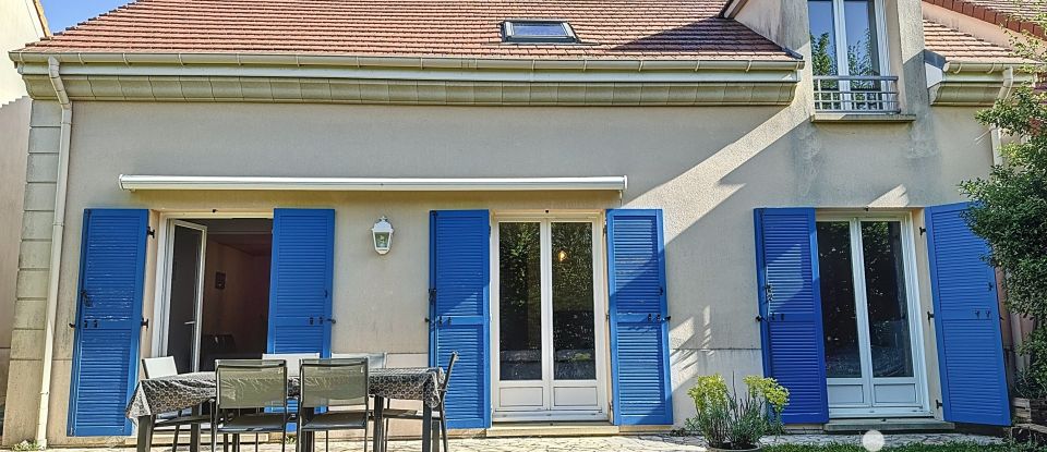 Traditional house 6 rooms of 138 m² in Le Coudray-Montceaux (91830)