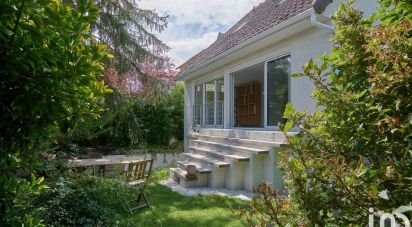 House 6 rooms of 155 m² in Maisons-Laffitte (78600)