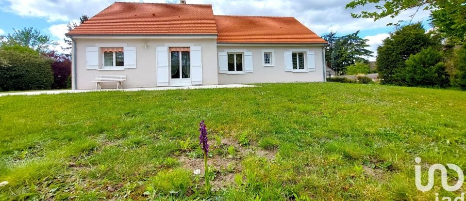 Traditional house 7 rooms of 135 m² in Châteauroux (36000)