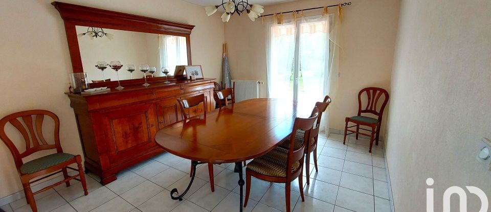 Traditional house 7 rooms of 135 m² in Châteauroux (36000)