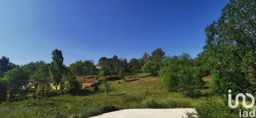 Terrain de 1 200 m² à Montagnac-Montpezat (04500)