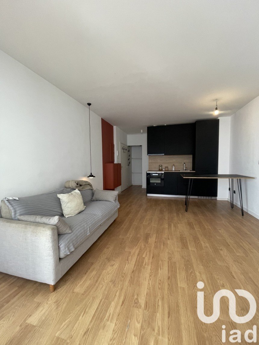 Apartment 1 room of 27 m² in Hendaye (64700)