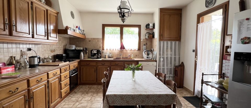Traditional house 6 rooms of 170 m² in Jarrie (38560)