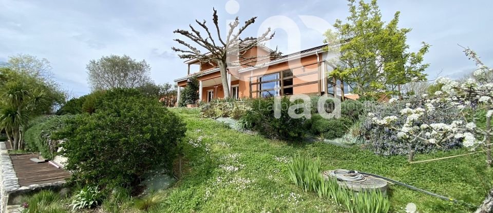 Traditional house 7 rooms of 195 m² in Caubiac (31480)