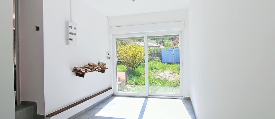 House 4 rooms of 63 m² in Les Omergues (04200)