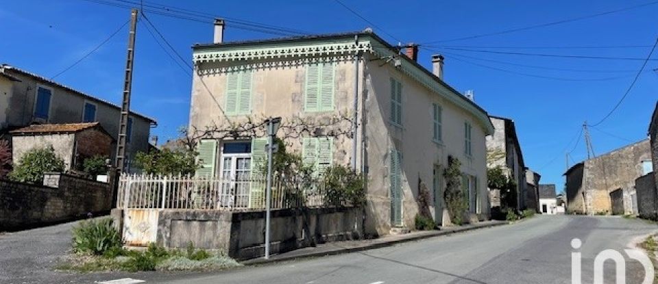 Maison 7 pièces de 185 m² à Fontaine-Chalendray (17510)