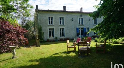 Maison 15 pièces de 488 m² à Dœuil-sur-le-Mignon (17330)