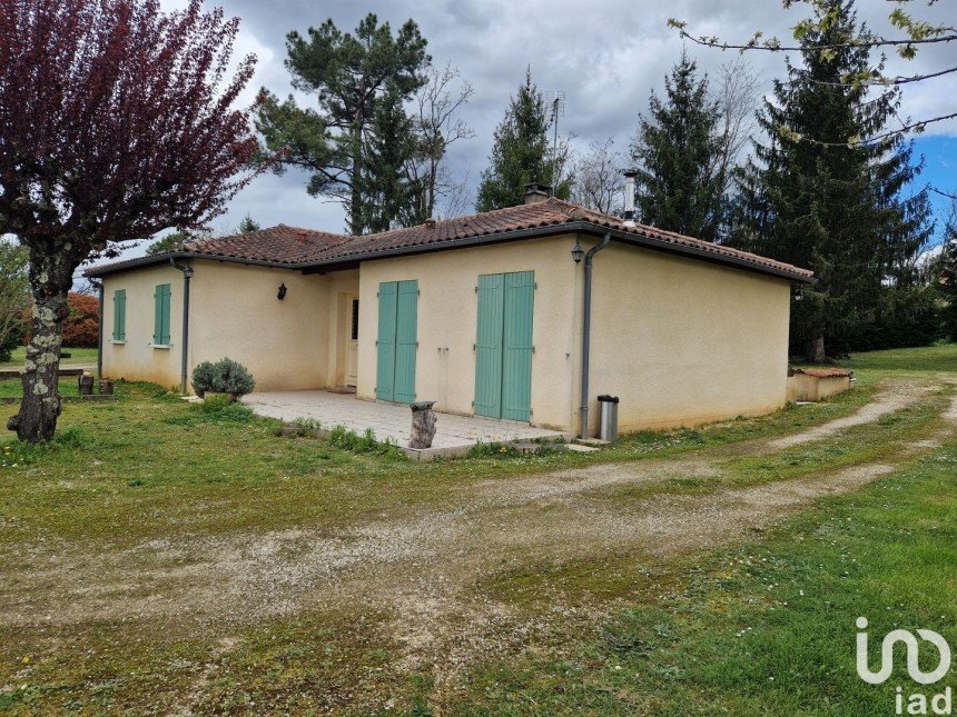 Maison 4 pièces de 101 m² à Mazeyrolles (24550)