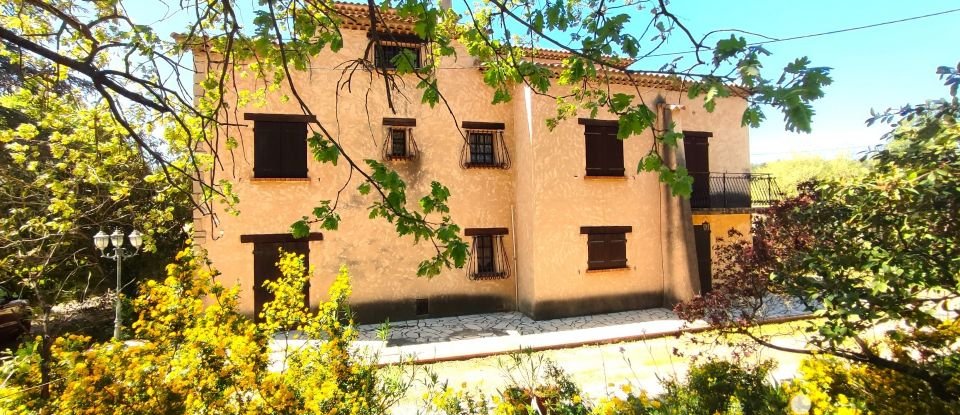 Traditional house 12 rooms of 290 m² in Trans-en-Provence (83720)