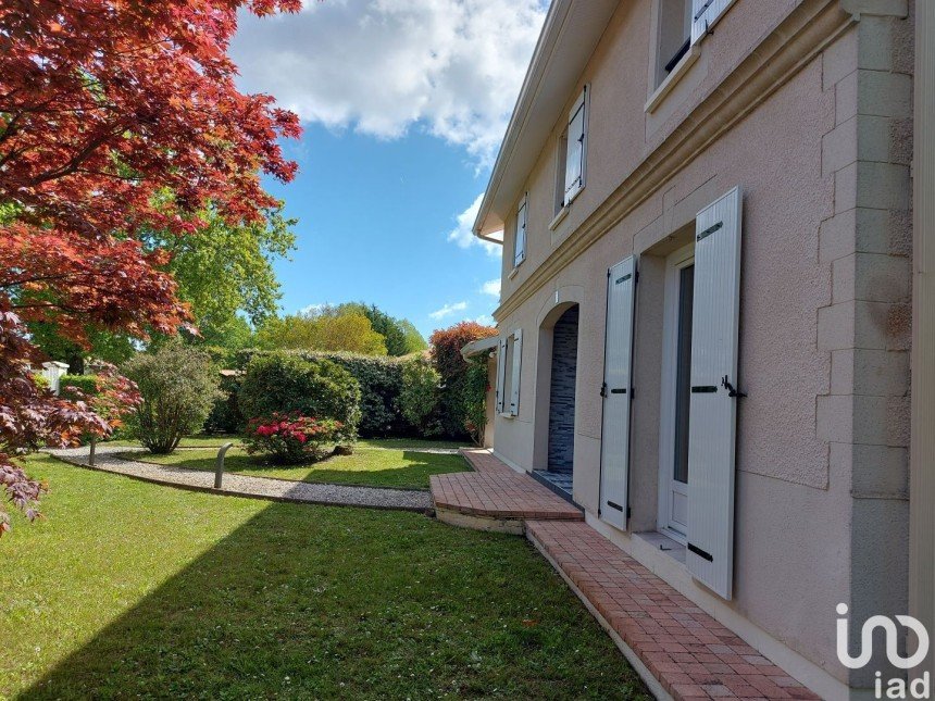 Maison 6 pièces de 165 m² à Andernos-les-Bains (33510)