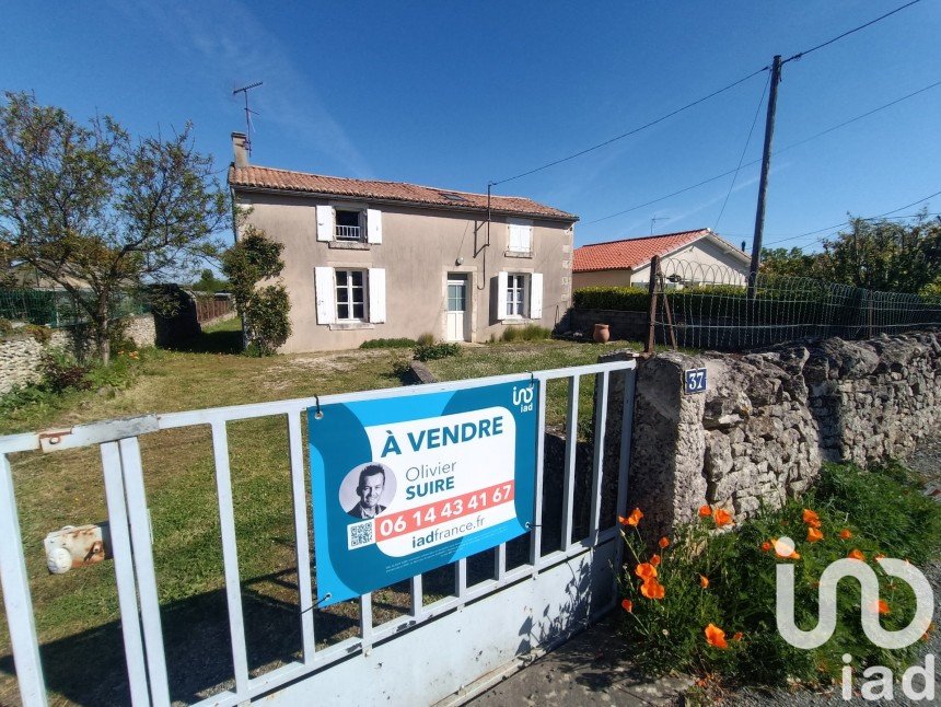 Maison de village 3 pièces de 85 m² à Vouillé (79230)