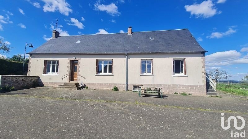 House 5 rooms of 103 m² in Mont-Saint-Jean (72140)