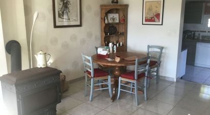 Traditional house 4 rooms of 106 m² in Laudun-l'Ardoise (30290)