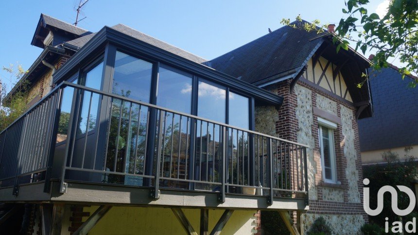 House 5 rooms of 102 m² in Petit-Couronne (76650)
