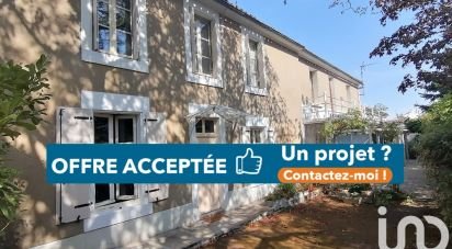 House 8 rooms of 230 m² in Longèves (85200)
