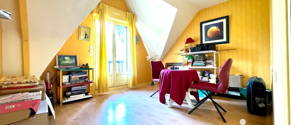 Maison traditionnelle 8 pièces de 144 m² à Laillé (35890)