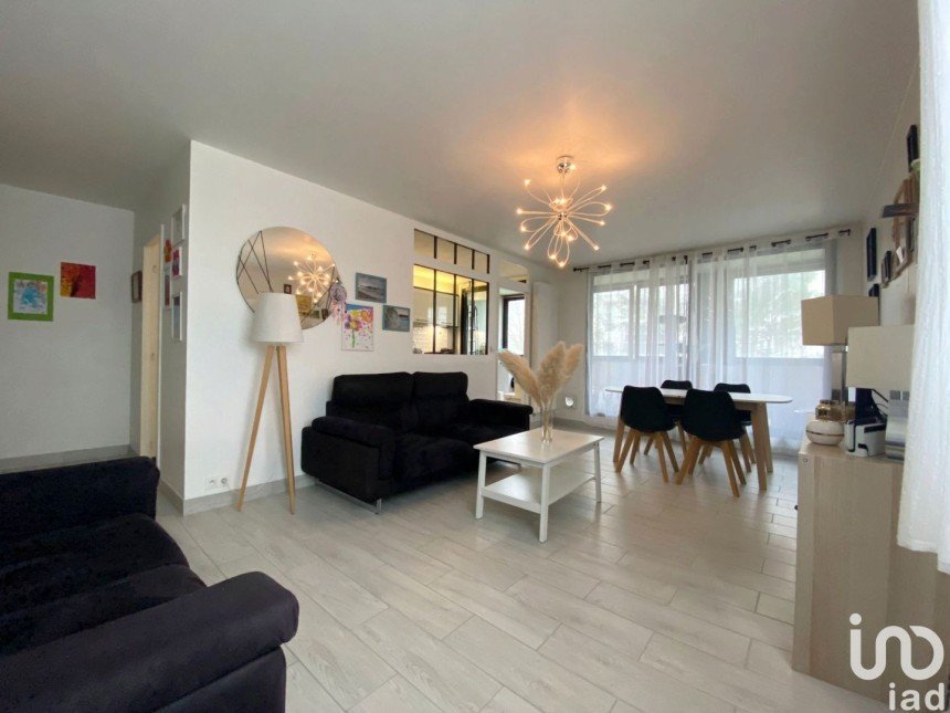Appartement 4 pièces de 86 m² à Les Ulis (91940)