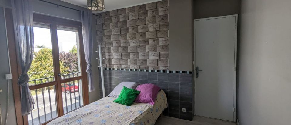 Apartment 4 rooms of 80 m² in Bruges (33520)
