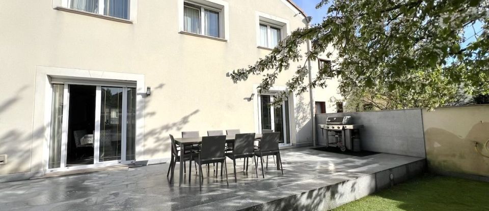 Maison 6 pièces de 180 m² à Drancy (93700)
