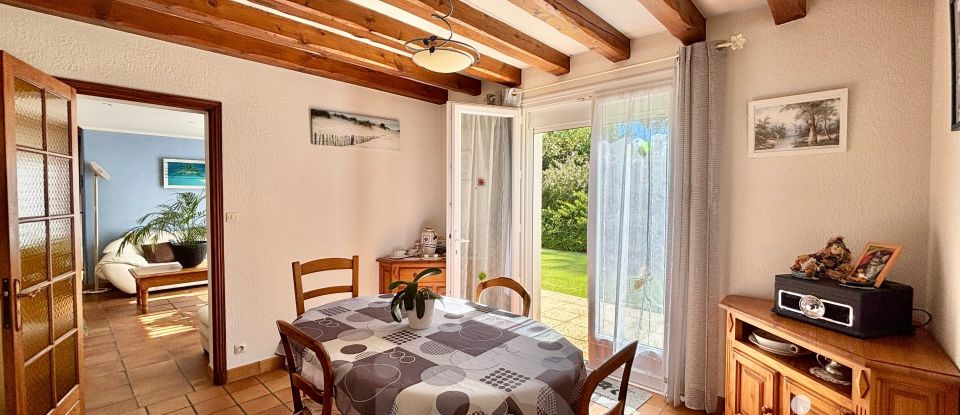 Traditional house 7 rooms of 130 m² in Chaillevette (17890)