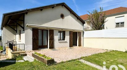 House 5 rooms of 104 m² in Pont-Sainte-Marie (10150)